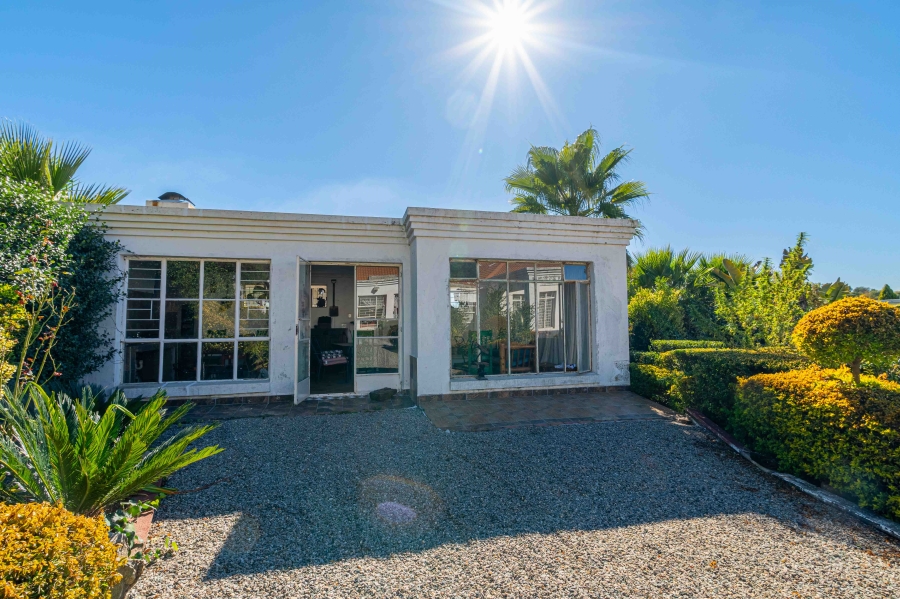10 Bedroom Property for Sale in Glen Austin Gauteng