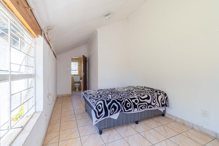10 Bedroom Property for Sale in Glen Austin Gauteng