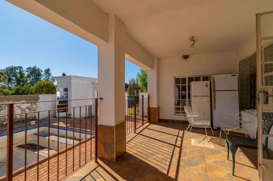 10 Bedroom Property for Sale in Glen Austin Gauteng