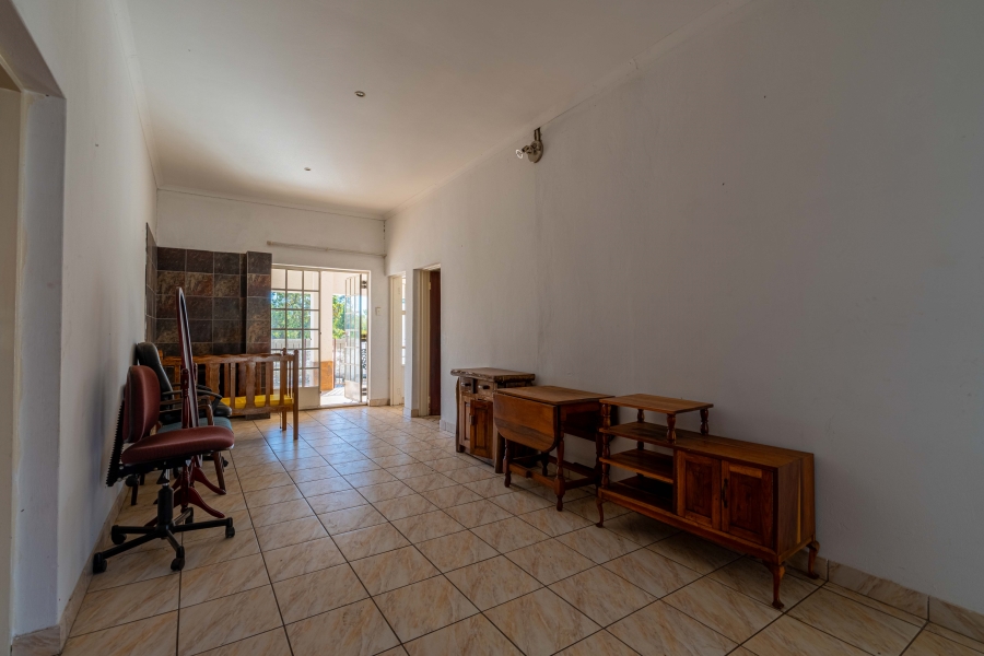 10 Bedroom Property for Sale in Glen Austin Gauteng