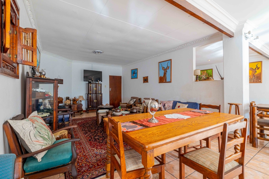 10 Bedroom Property for Sale in Glen Austin Gauteng