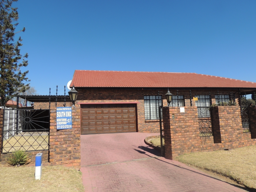 3 Bedroom Property for Sale in Elandspark Gauteng