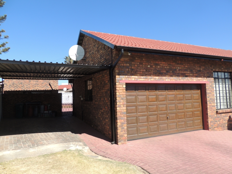3 Bedroom Property for Sale in Elandspark Gauteng
