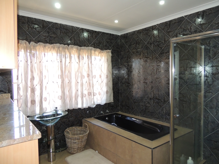 3 Bedroom Property for Sale in Elandspark Gauteng