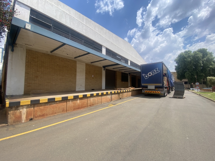 To Let commercial Property for Rent in Spartan Gauteng