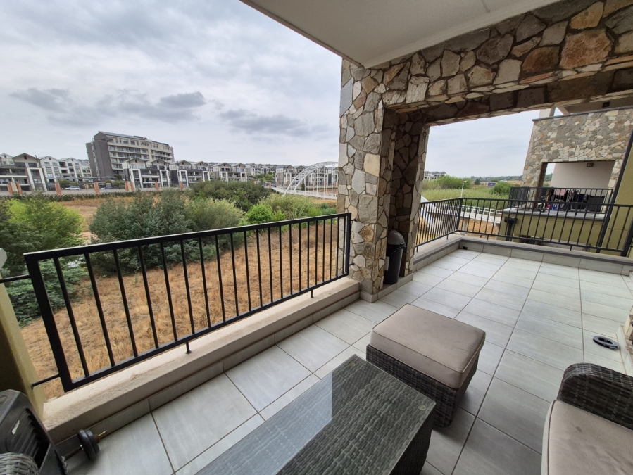 To Let 2 Bedroom Property for Rent in Waterfall Gauteng