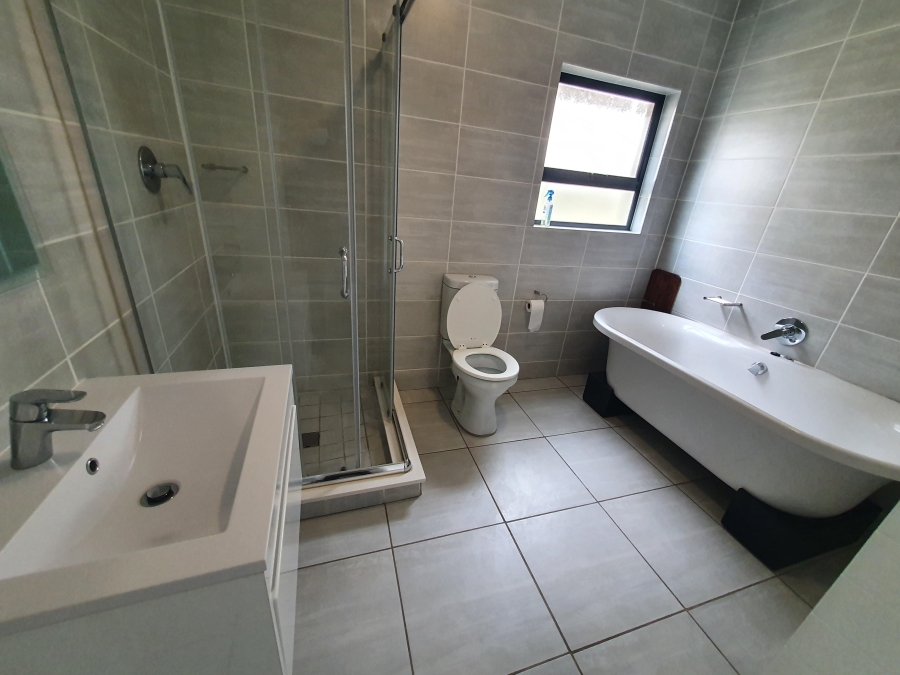 To Let 2 Bedroom Property for Rent in Waterfall Gauteng