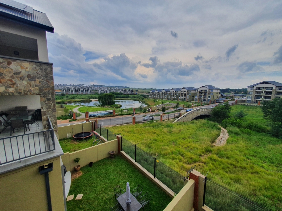 To Let 2 Bedroom Property for Rent in Waterfall Gauteng