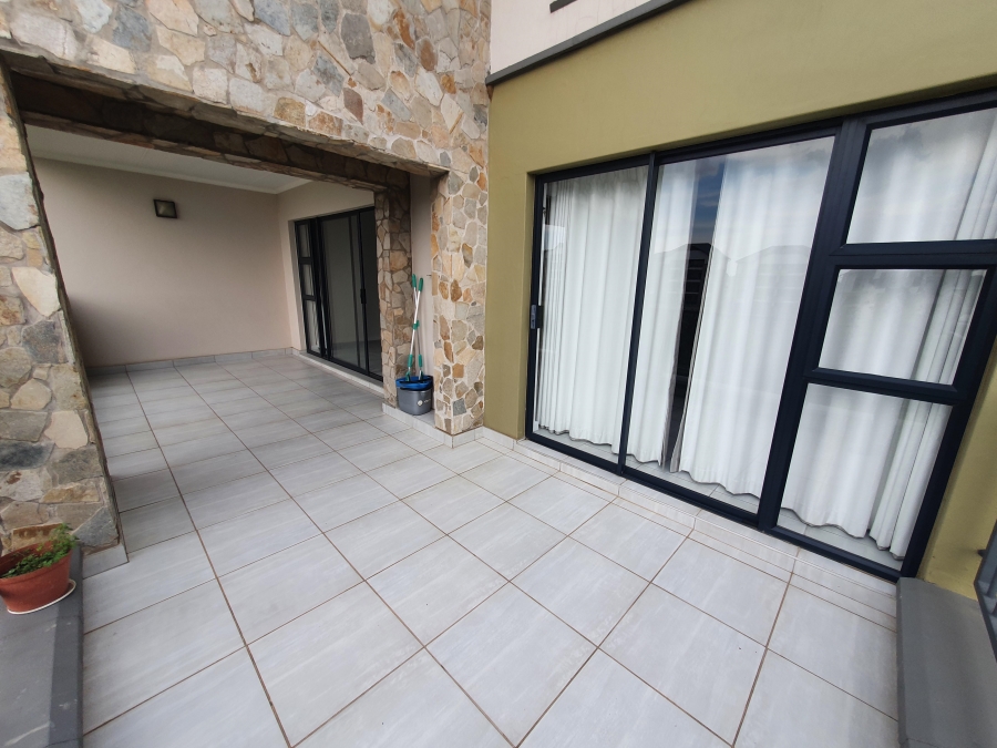 To Let 2 Bedroom Property for Rent in Waterfall Gauteng