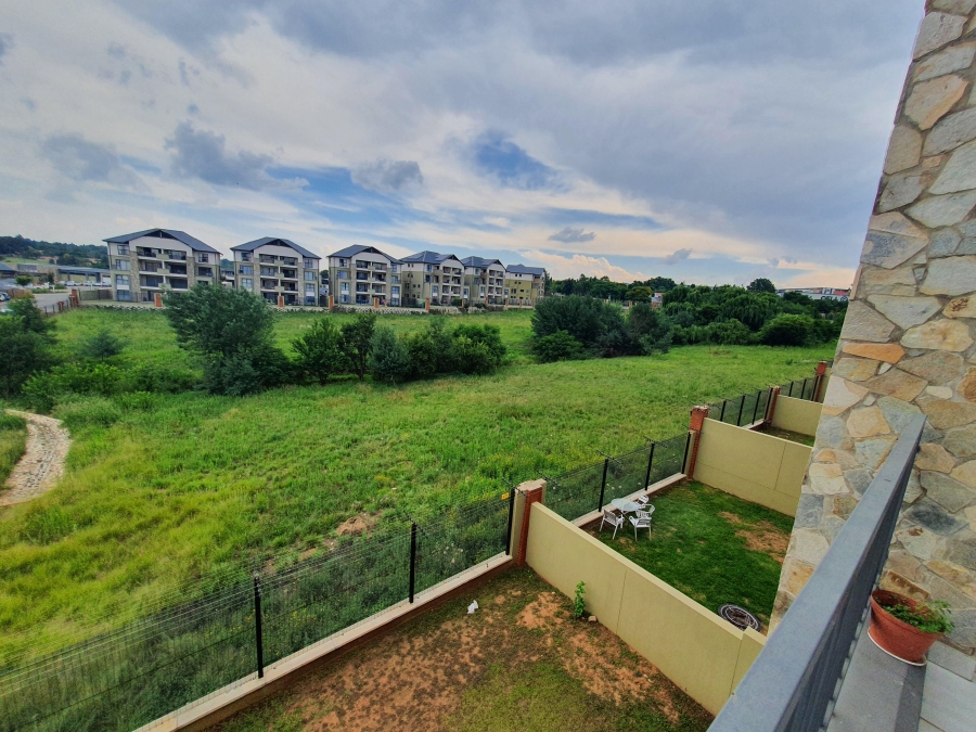 To Let 2 Bedroom Property for Rent in Waterfall Gauteng