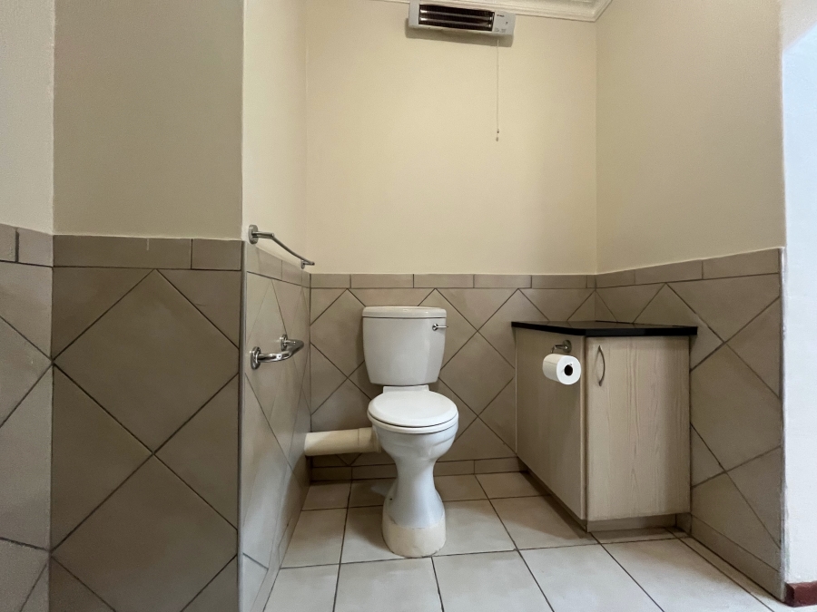 1 Bedroom Property for Sale in The Retreat Gauteng