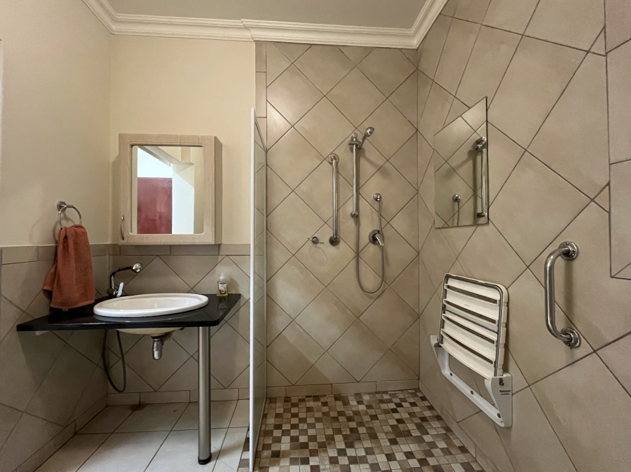1 Bedroom Property for Sale in The Retreat Gauteng