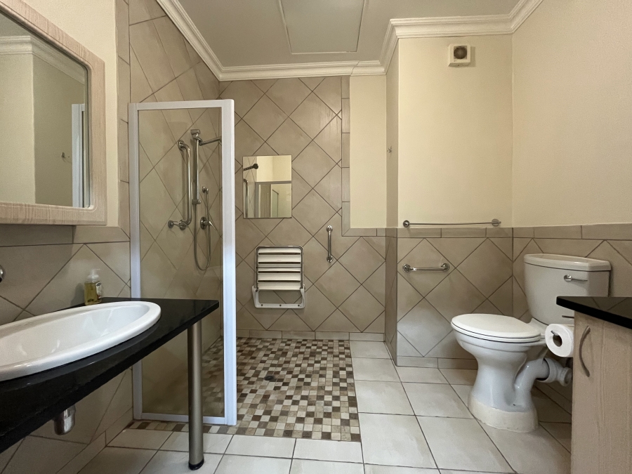 1 Bedroom Property for Sale in The Retreat Gauteng