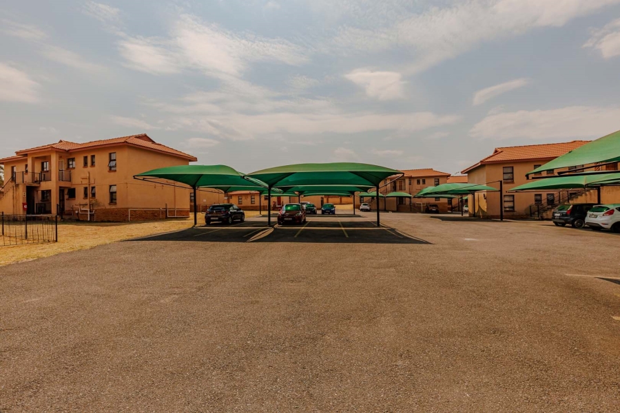 2 Bedroom Property for Sale in Princess A H Gauteng