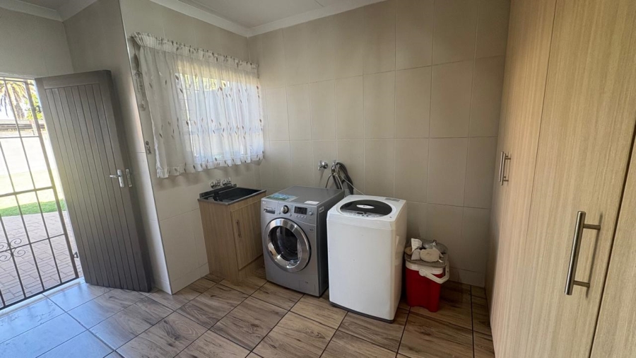 3 Bedroom Property for Sale in Bardene Gauteng