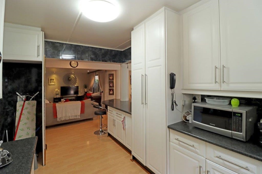 4 Bedroom Property for Sale in Dowerglen Ext 4 Gauteng