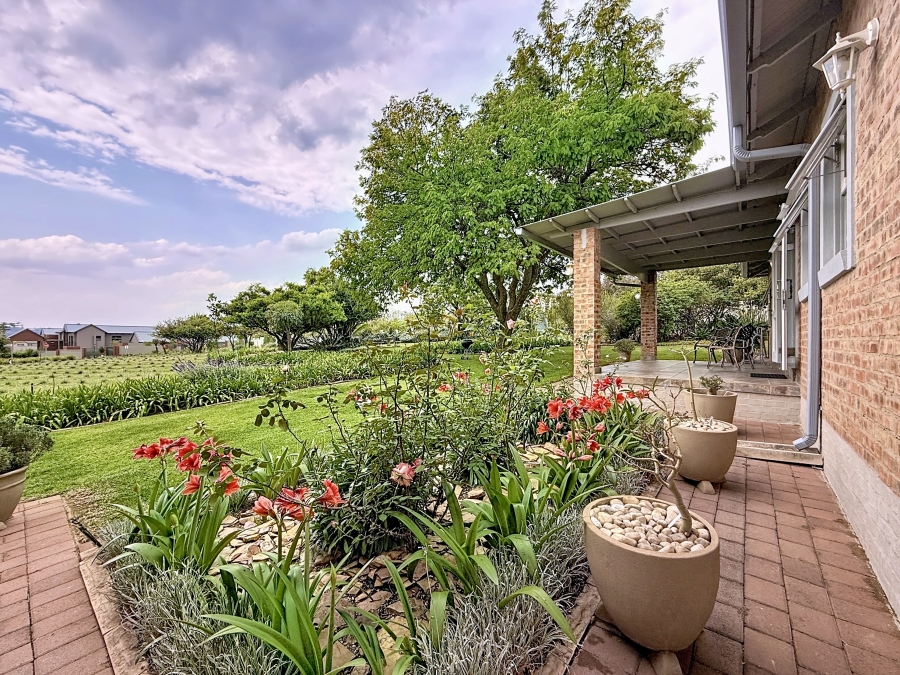 To Let 2 Bedroom Property for Rent in Mooikloof Heights Gauteng