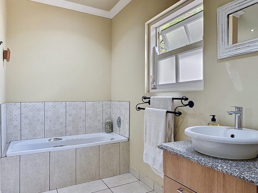 To Let 2 Bedroom Property for Rent in Mooikloof Heights Gauteng