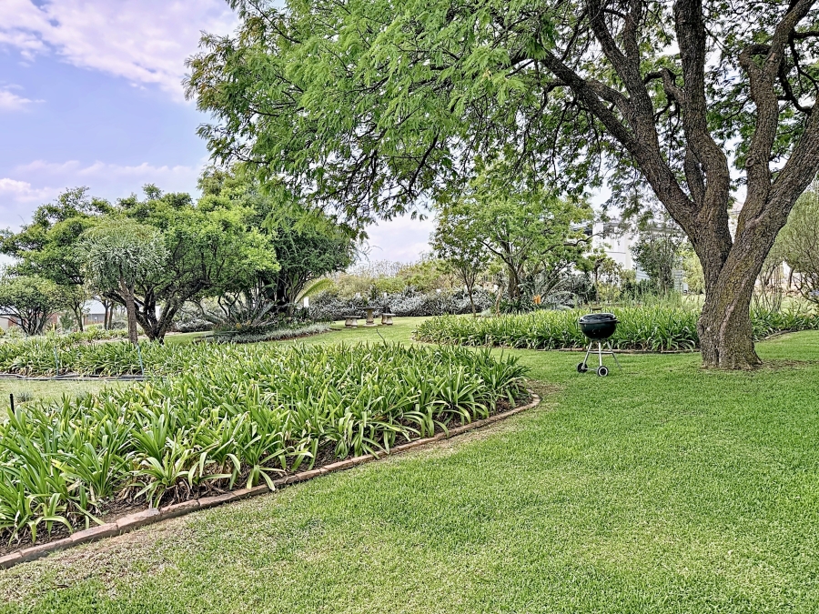 To Let 2 Bedroom Property for Rent in Mooikloof Heights Gauteng