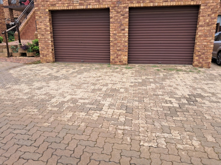 2 Bedroom Property for Sale in Sonneveld Gauteng