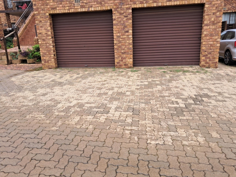 2 Bedroom Property for Sale in Sonneveld Gauteng