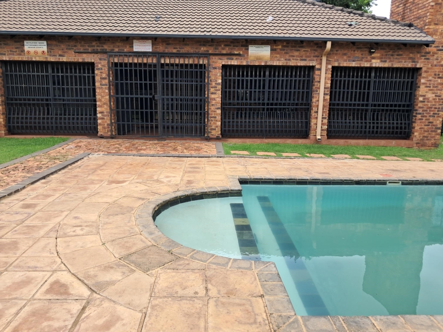 2 Bedroom Property for Sale in Sonneveld Gauteng