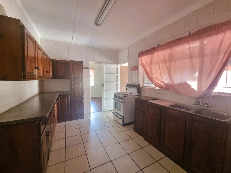 3 Bedroom Property for Sale in Vanderbijlpark SW 5 Gauteng