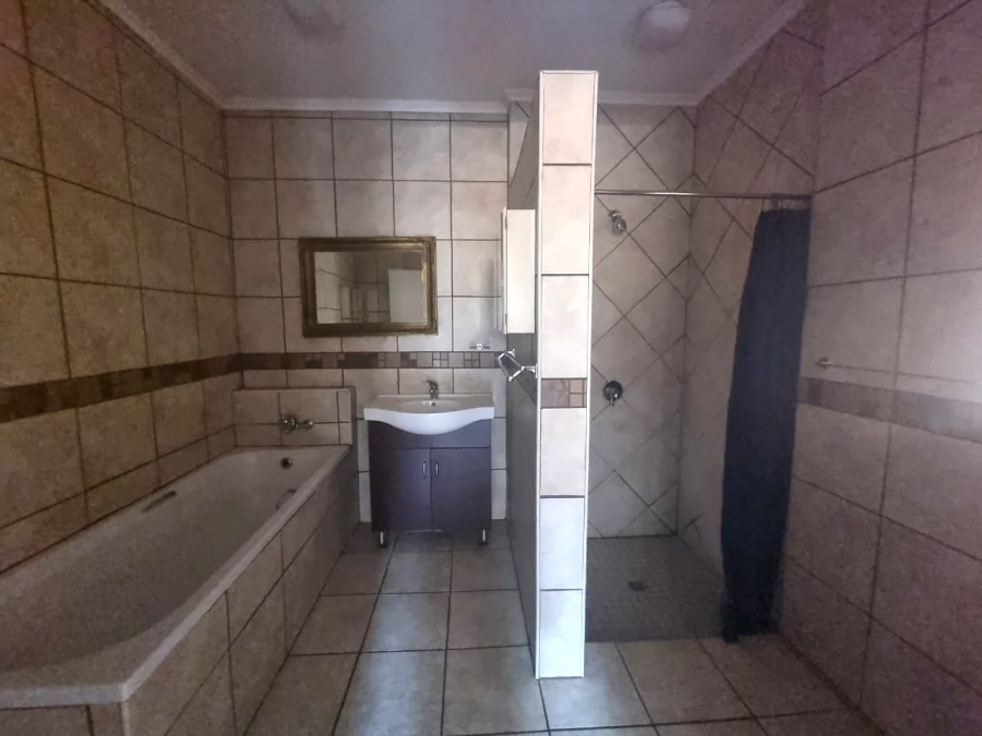 3 Bedroom Property for Sale in Vanderbijlpark SW 5 Gauteng