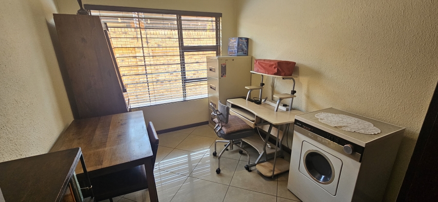3 Bedroom Property for Sale in New Redruth Gauteng