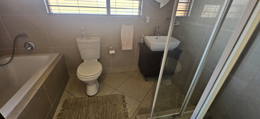 3 Bedroom Property for Sale in New Redruth Gauteng