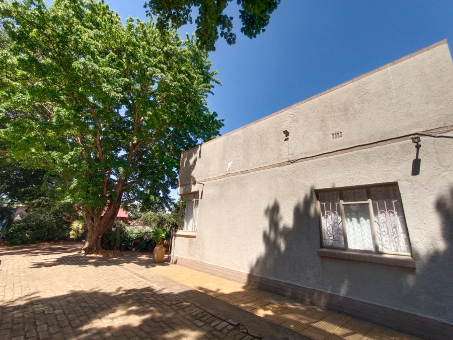 4 Bedroom Property for Sale in Unitas Park Gauteng