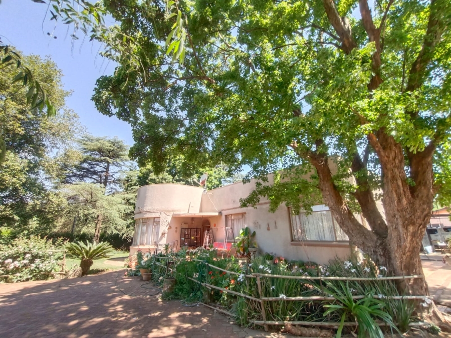 4 Bedroom Property for Sale in Unitas Park Gauteng