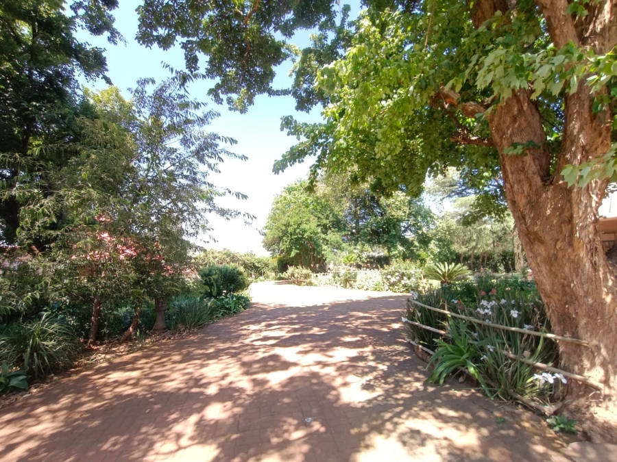 4 Bedroom Property for Sale in Unitas Park Gauteng