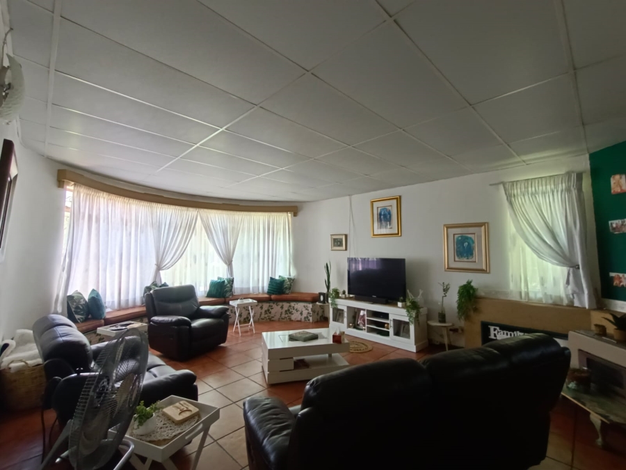4 Bedroom Property for Sale in Unitas Park Gauteng