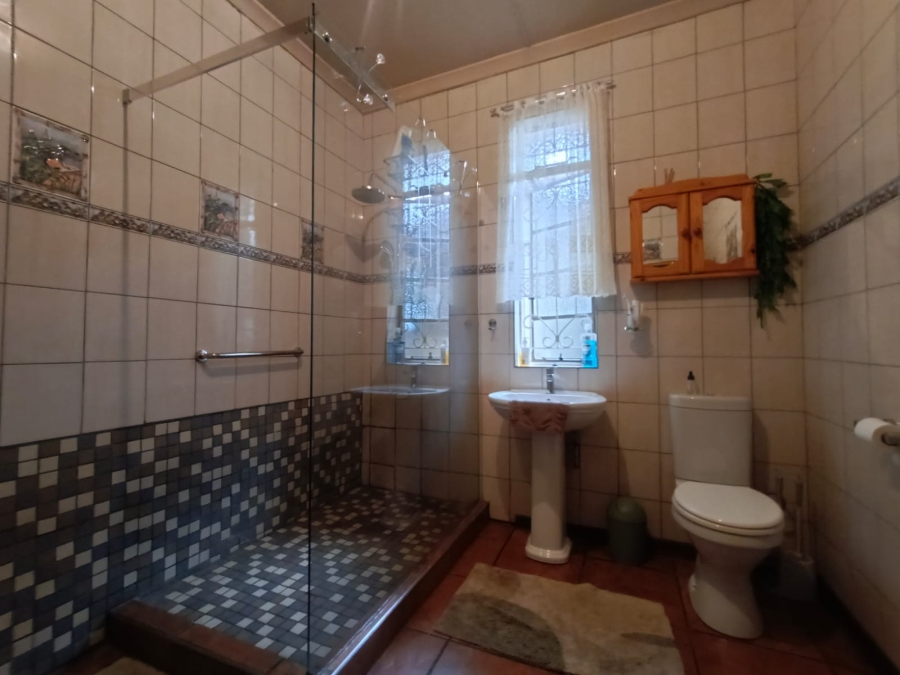 4 Bedroom Property for Sale in Unitas Park Gauteng
