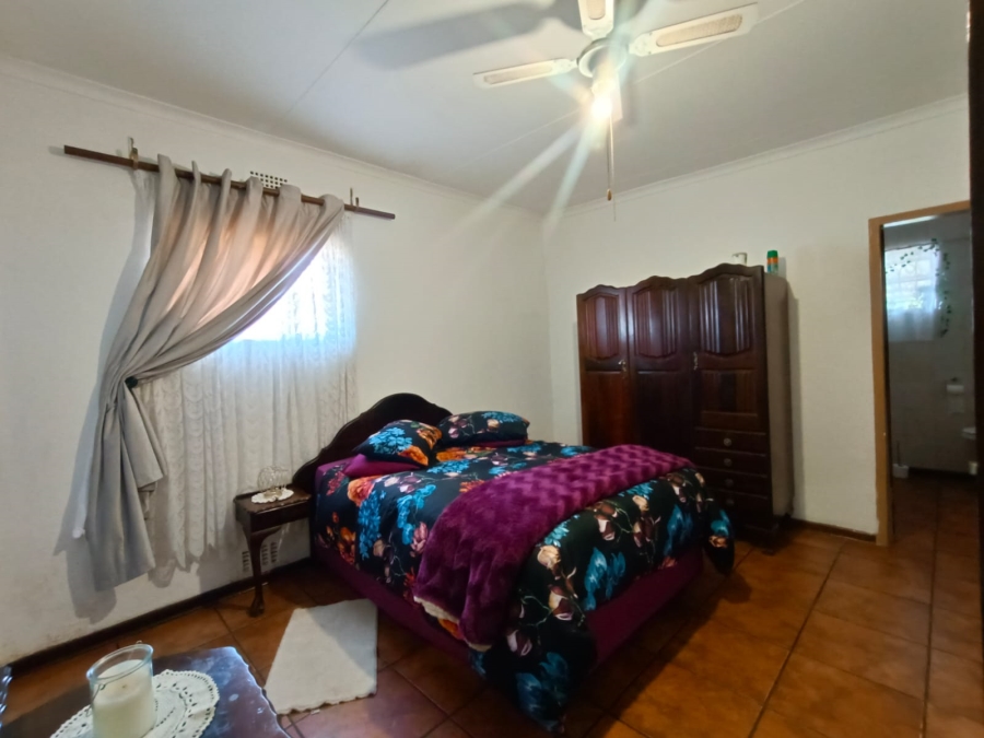4 Bedroom Property for Sale in Unitas Park Gauteng