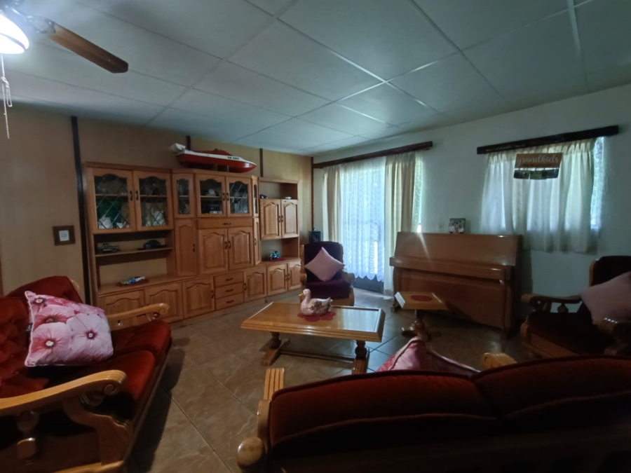 4 Bedroom Property for Sale in Unitas Park Gauteng