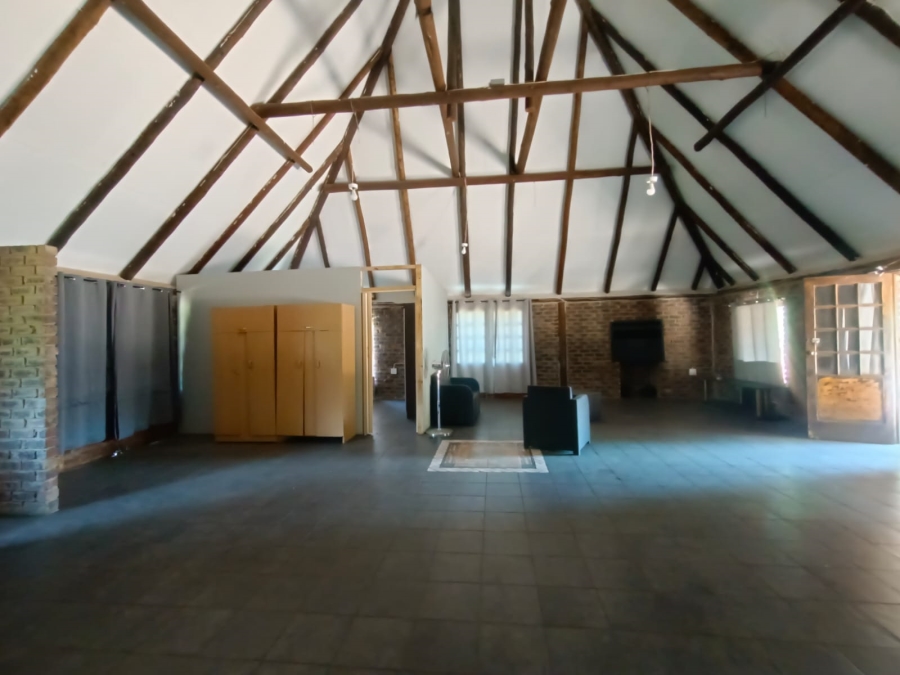 4 Bedroom Property for Sale in Unitas Park Gauteng