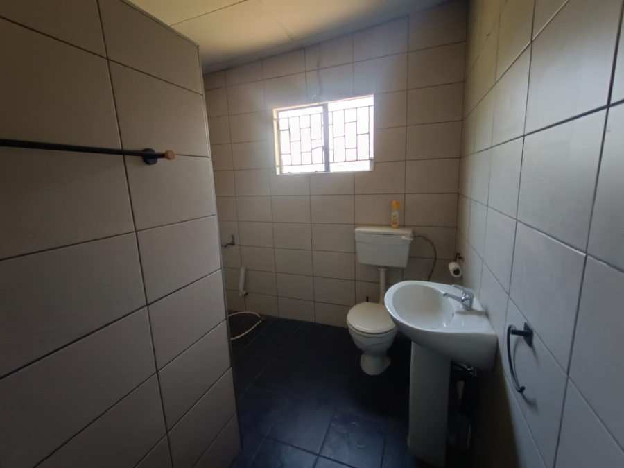 4 Bedroom Property for Sale in Unitas Park Gauteng