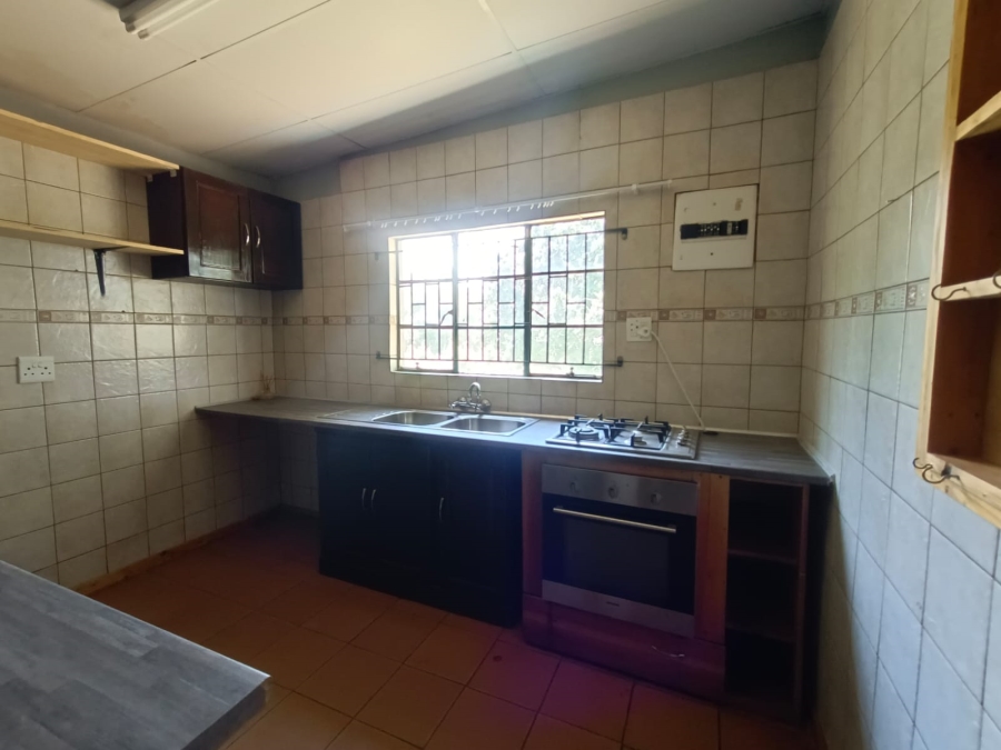 4 Bedroom Property for Sale in Unitas Park Gauteng
