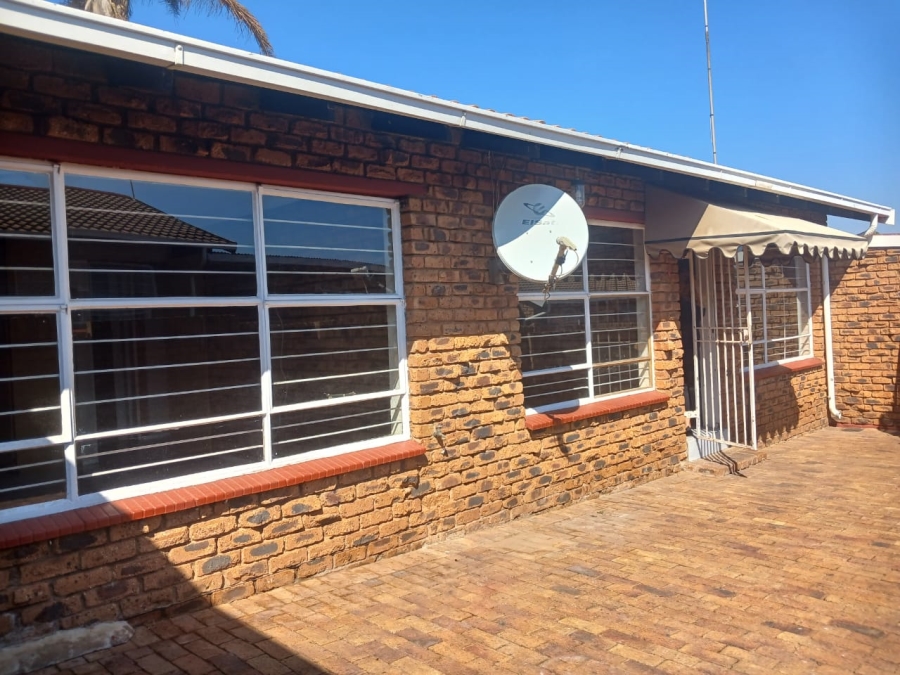 3 Bedroom Property for Sale in Mindalore Gauteng