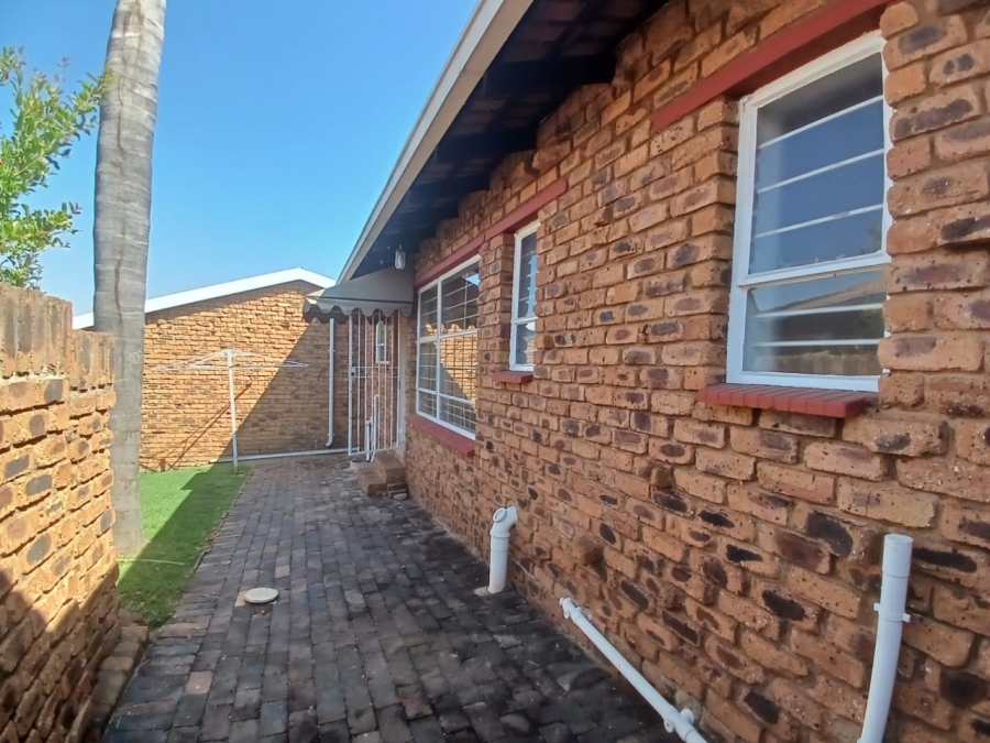 3 Bedroom Property for Sale in Mindalore Gauteng
