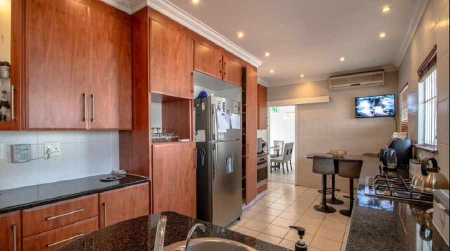 6 Bedroom Property for Sale in Dowerglen Gauteng