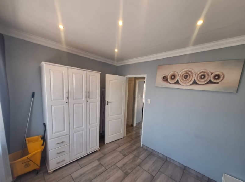6 Bedroom Property for Sale in Dowerglen Gauteng