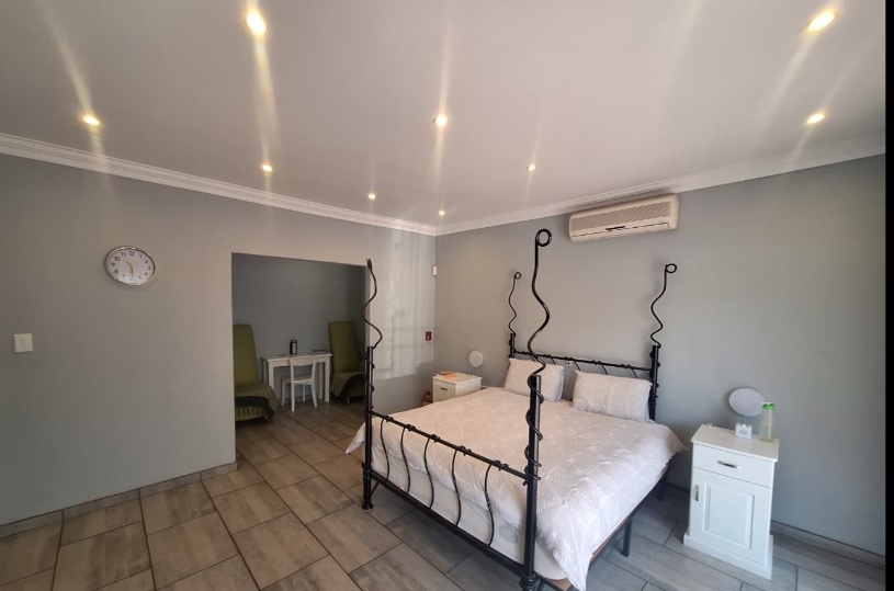6 Bedroom Property for Sale in Dowerglen Gauteng