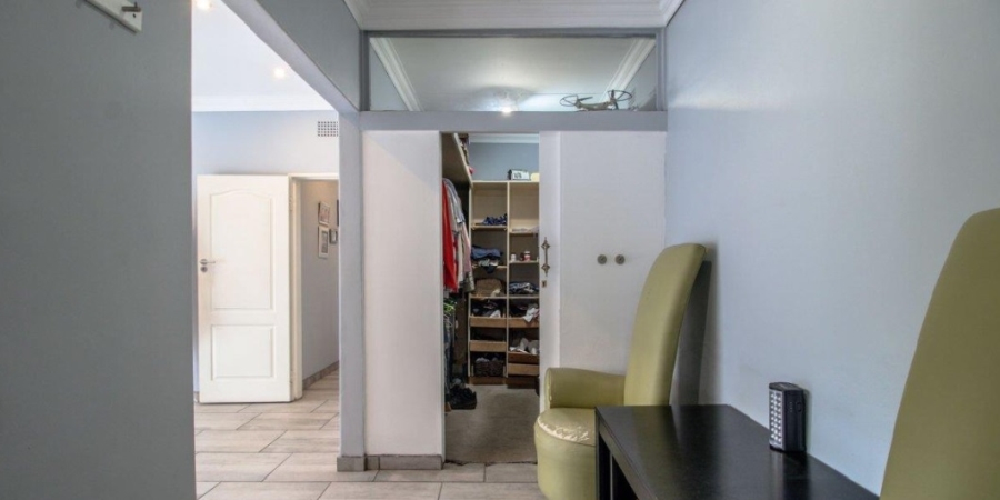 6 Bedroom Property for Sale in Dowerglen Gauteng