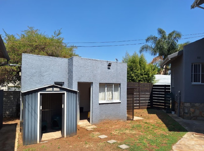 6 Bedroom Property for Sale in Dowerglen Gauteng