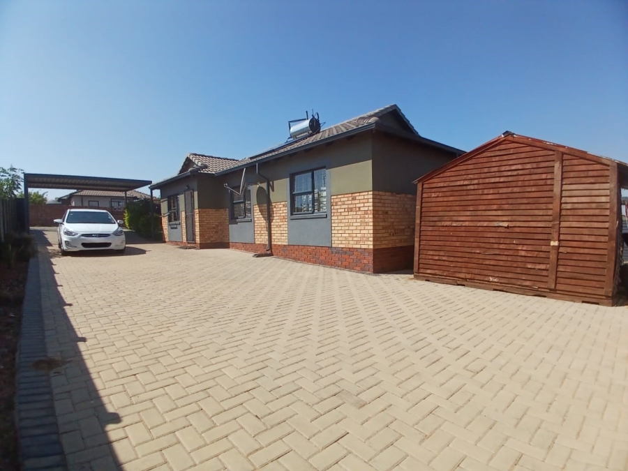 3 Bedroom Property for Sale in Mindalore Gauteng
