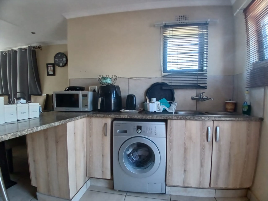 3 Bedroom Property for Sale in Mindalore Gauteng