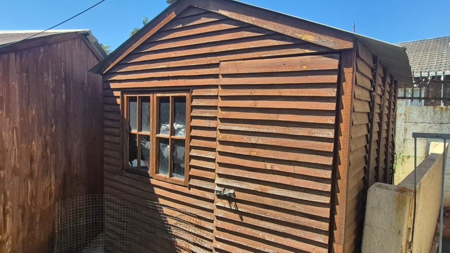 5 Bedroom Property for Sale in Rooihuiskraal Gauteng